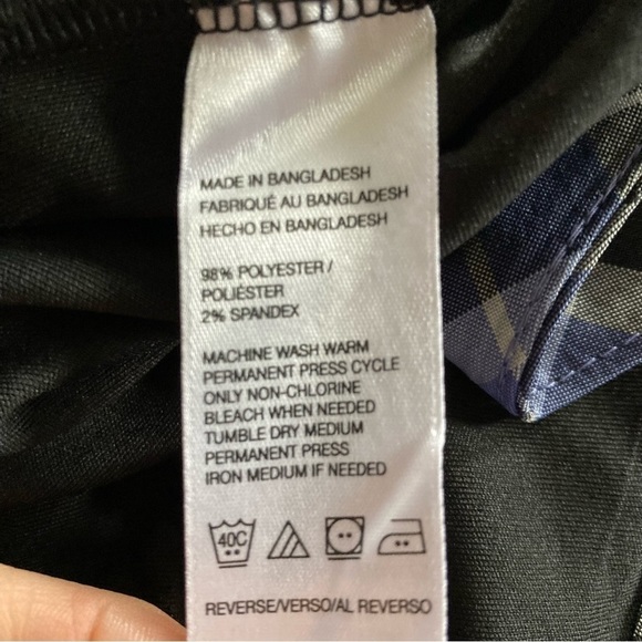 IZOD purple, black, white plaid golf skort. Size 6 - Picture 8 of 12